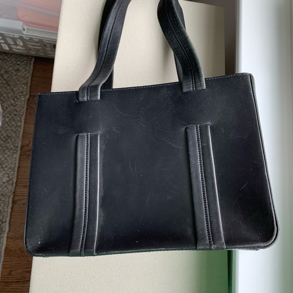 Vintage Cole Haan black leather purse with suede lining